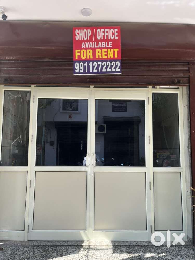 Shop/Office on highly commercial road in just 15000/-