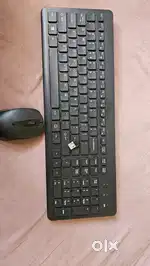 HP 330 Wireless Black Keyboard and Mouse ,black 5 months old.like new.