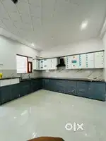 3bhk house semifurnished बल्लबगढ़ sec 64-65 फ्लोर ब flat खाली है-62-70