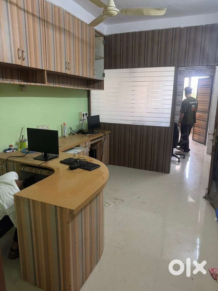 (Zero brokerage) full furnished office in sec-11