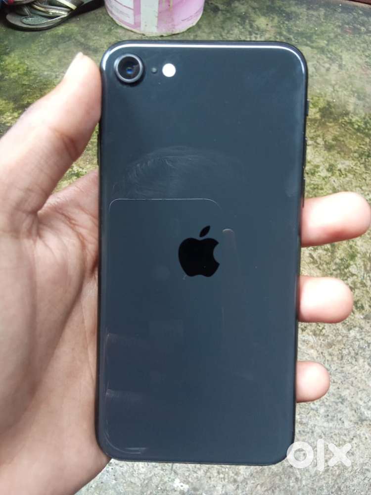 Sell i phone se 2020 fix price 13 thousand