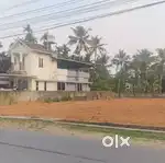 ഇരിഞ്ഞാലക്കുട മൂന്നുപ്പീടിക റോഡിൽ  commercial പ്ലോട്ട് വില്പനക്ക്