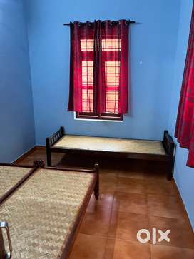 Looking for room mates