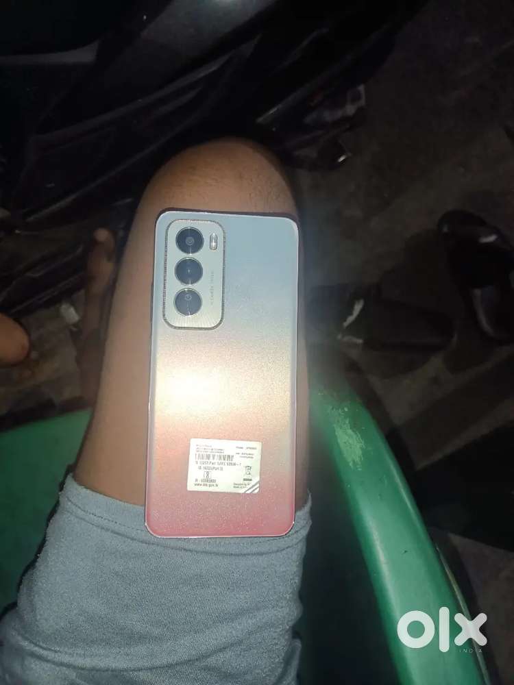 Oppo reno 12 pro (8 GB 256 GB internal)