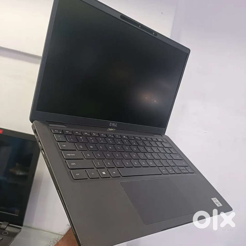 DELL intel Core i5 10 th Gen 13.6 Screen 8 GB Ram 256 GB SSD Nvme