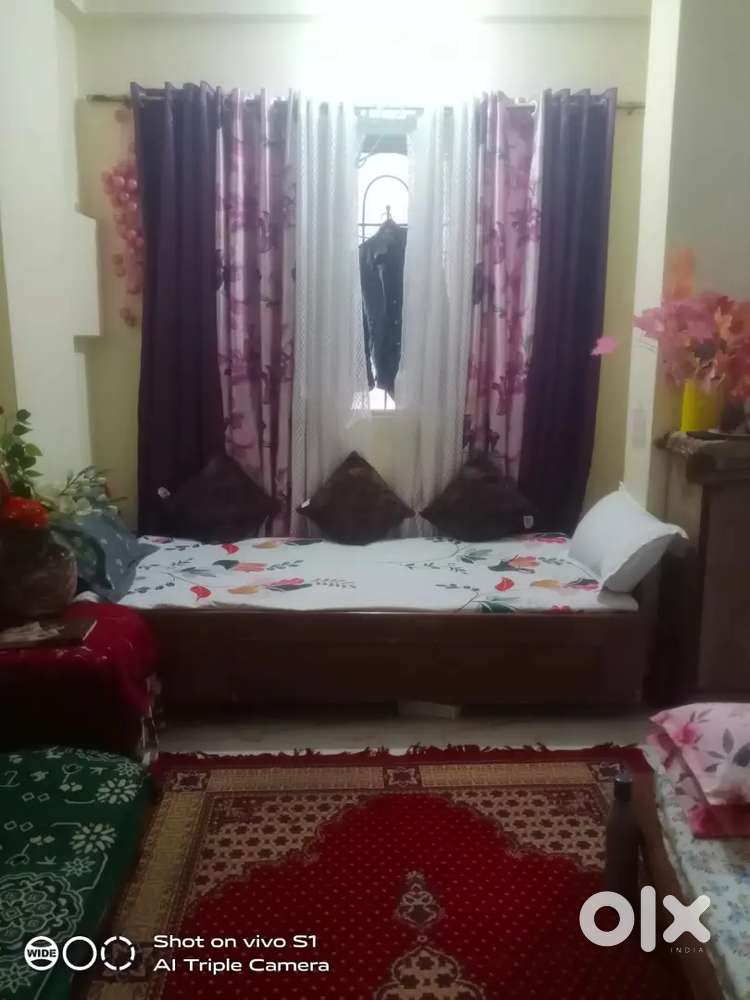 I need. 2 pg for rent varsova grow. Rent5k 1 person