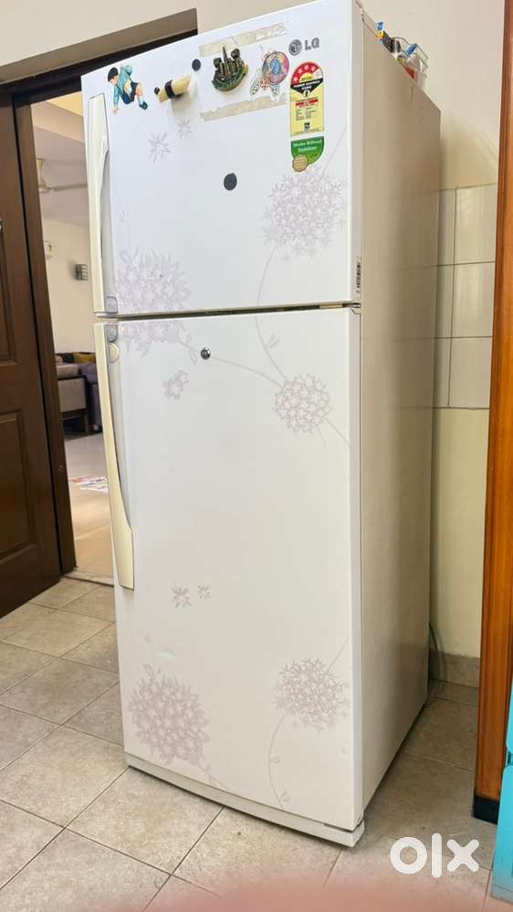 350 ltr LG perfectly working double door fridge.