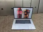 Apple Macbook Pro Touchbar 15inch i7 16gb 512gb 5.5gb Graphics