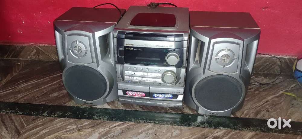 Aiwa music amplifier with box for sale a u x option fm  cd cassette