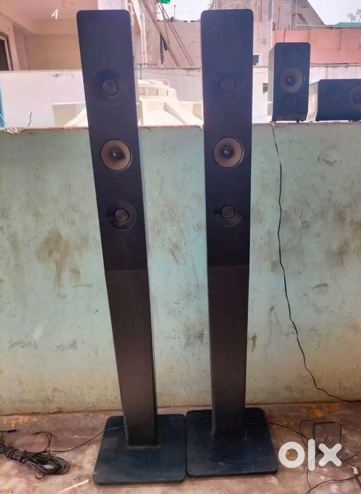 Philips 5 speakers only good working condition