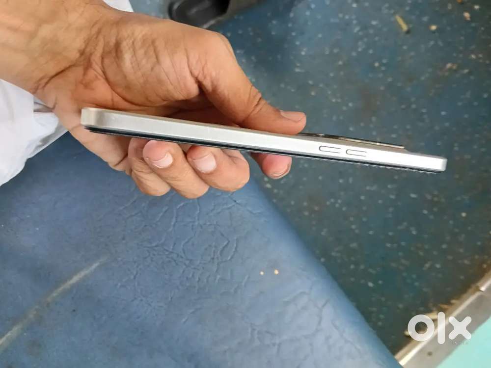 Reno8 6/128 gb 2 year old device