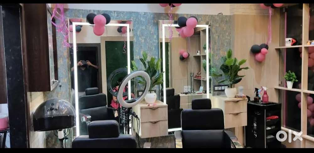 Velvet Tan Beauty Salon, Sanawad