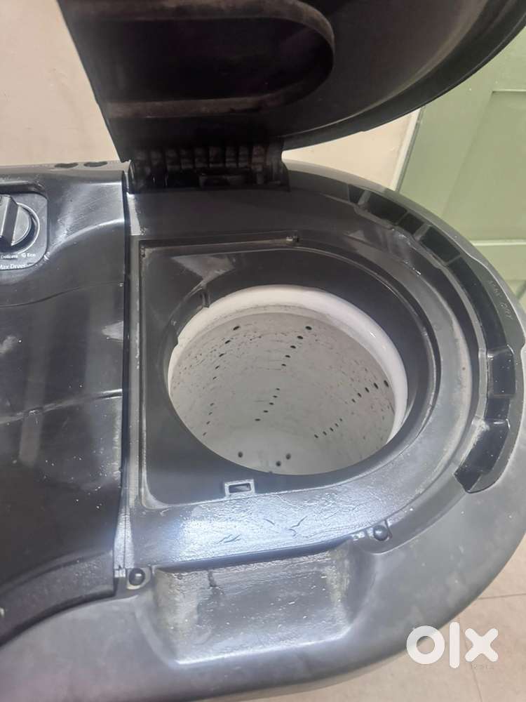 Semi auto matic washing machine