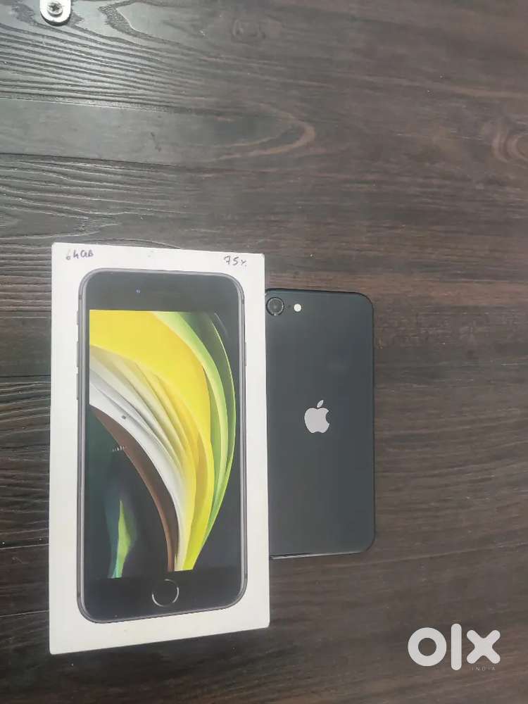IPHONE SE 2020 64 GB MINT CONDITION WITH BOX