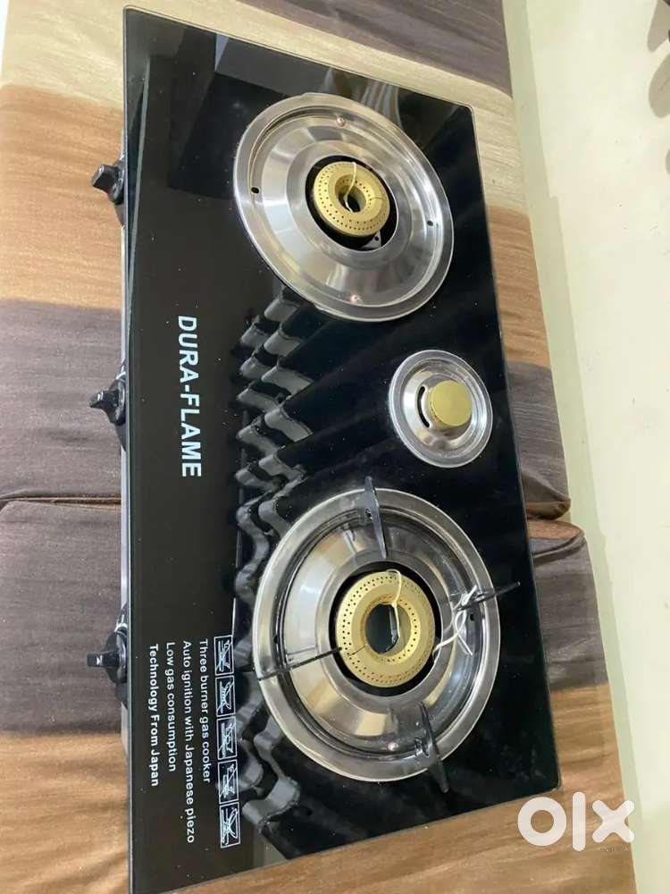 Three-burner glass-top gas stove with Autoignition