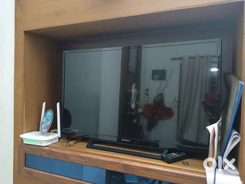 TV Sony Bravia KDL-32R402C (32-inch LED TV)