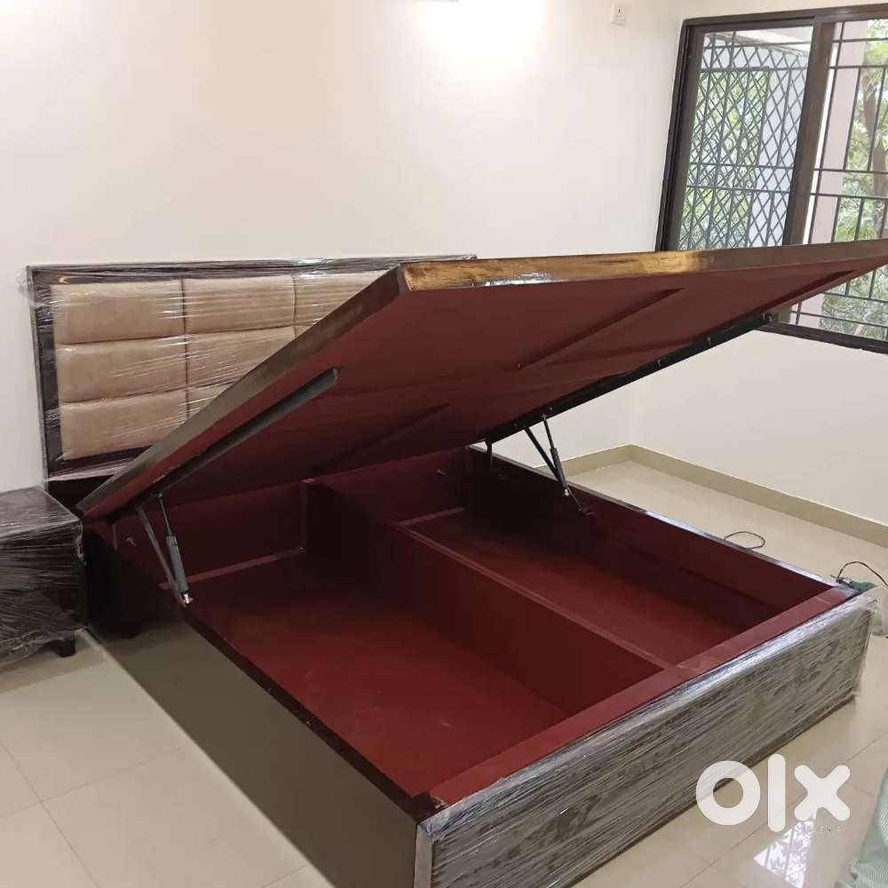Newly Bought King Size Wooden Bed with Hydraulic