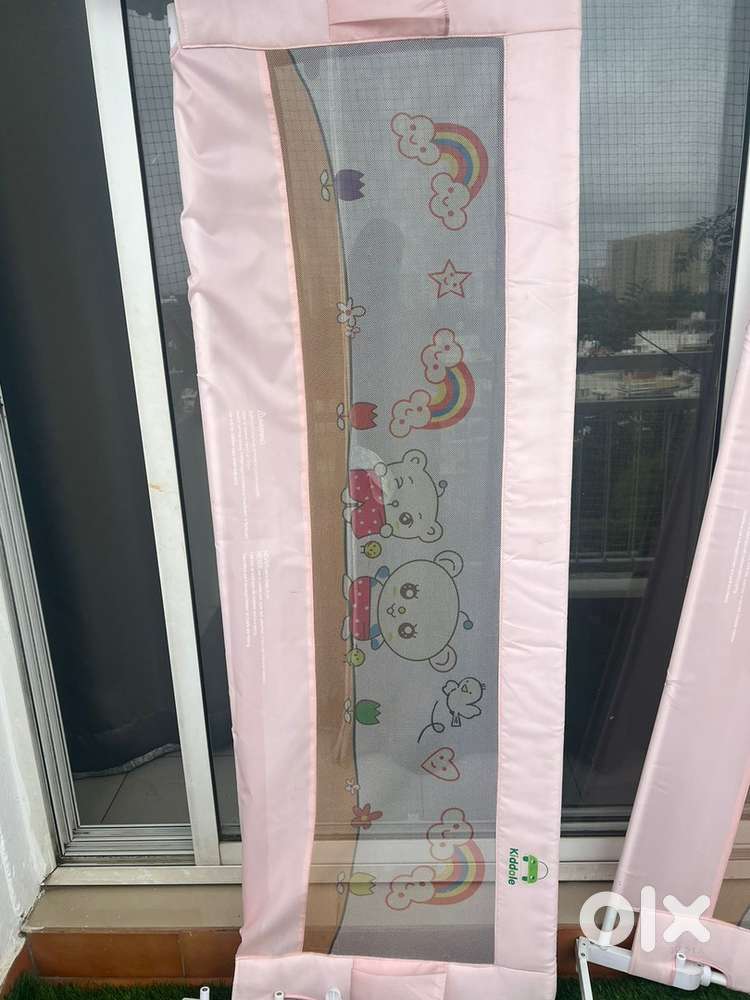 Kids bed rail guard