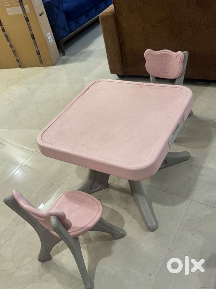 Tickle toe Kids chair and table