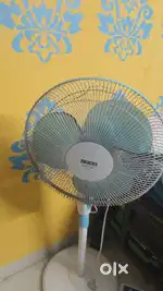Table and brand new fan never been used before