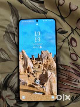 Samsung S21 plus 5g with Samsung Buds Pro (Purple)
