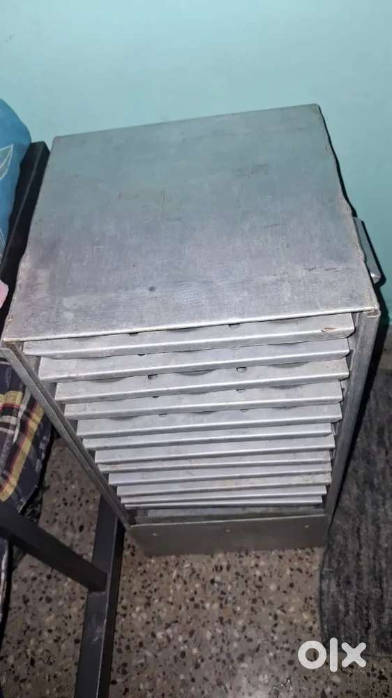 Idli steamer with 12plates