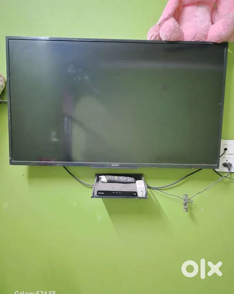 Tv for sell for 12000