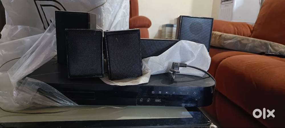 Samsung blue ray 5.1ch disc player home theatre system with subwoofer