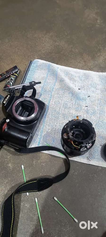 Dslr camera body for sale nikon d3000