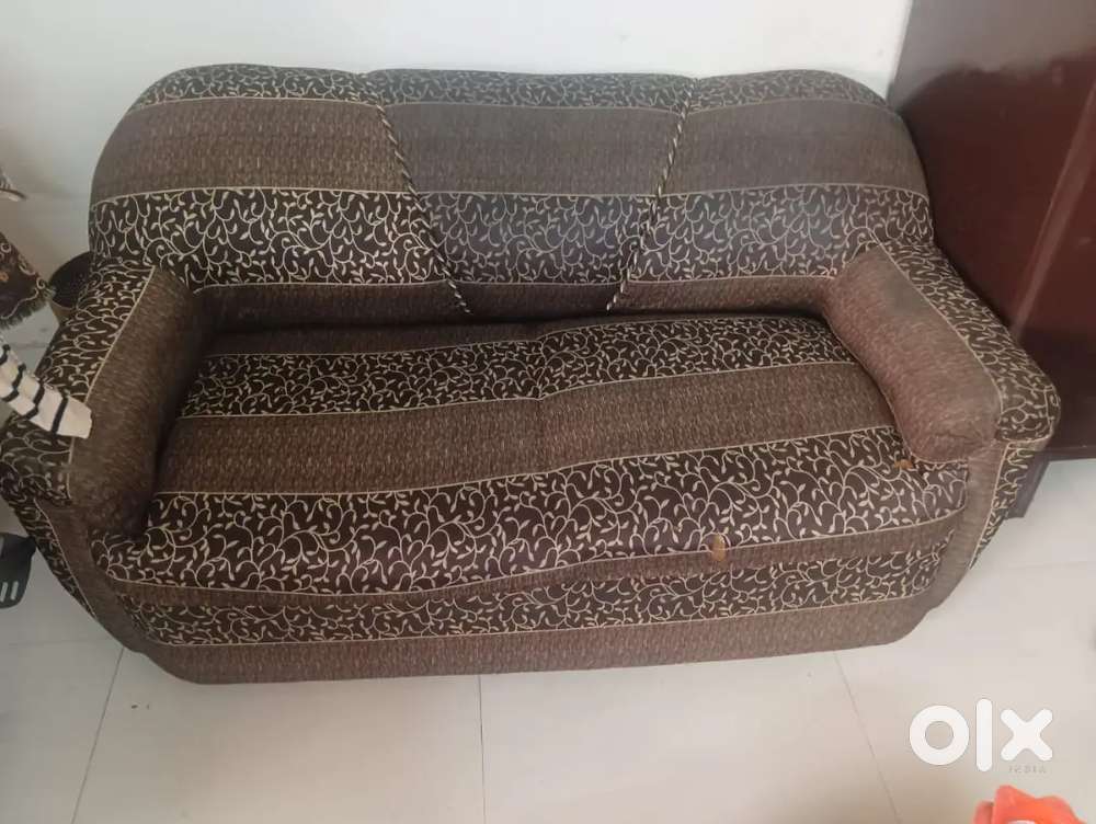 Old sofa 2 seater available for sell