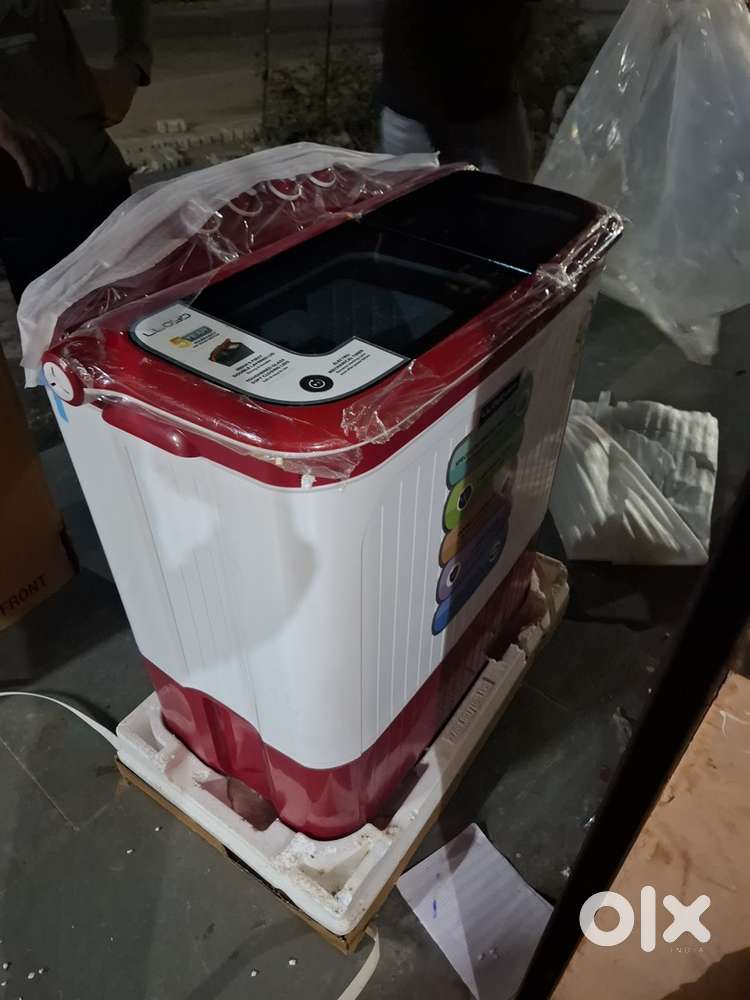 Almost new semi automatic washing machine excellent condition