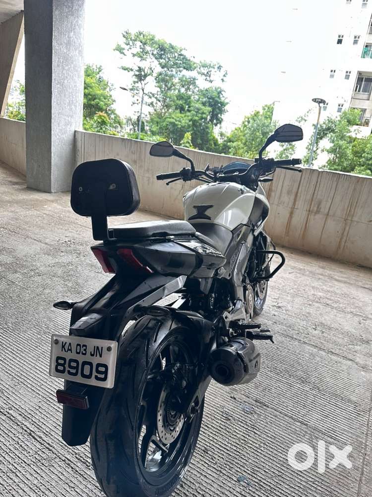 Selling my 2017 Bajaj Dominar 400 in superb condition.