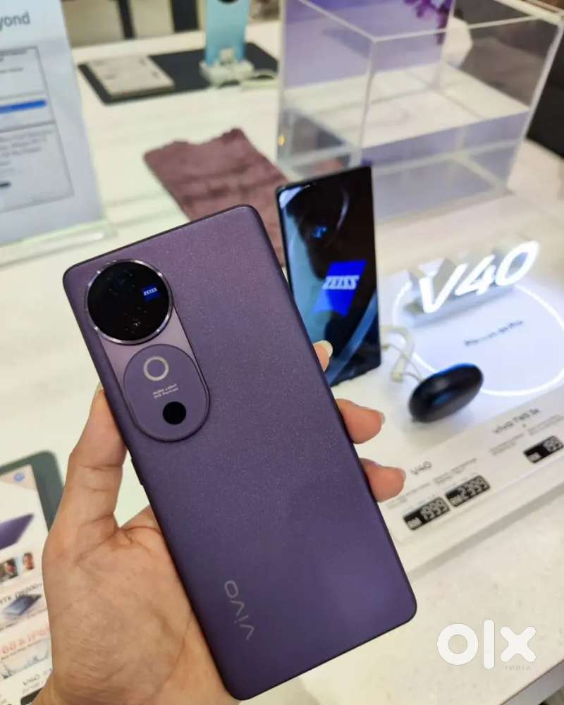 Vivo v40  mobile