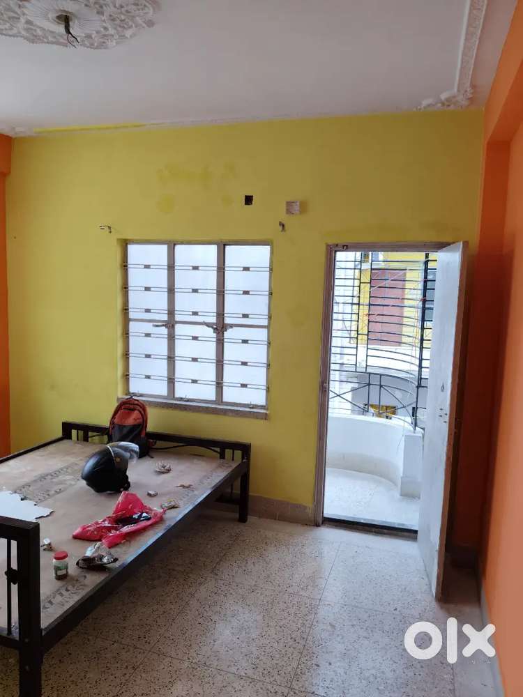 BHK Semi-Furnished Flat for Rent – Hanapara (Near Lagna Banquet Hall)