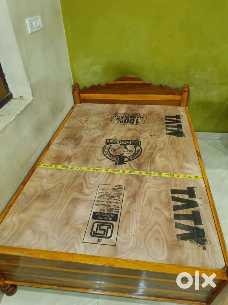 Sagwan wood 4/6 Bed Size only 1.5 Months old Made of High Quality.