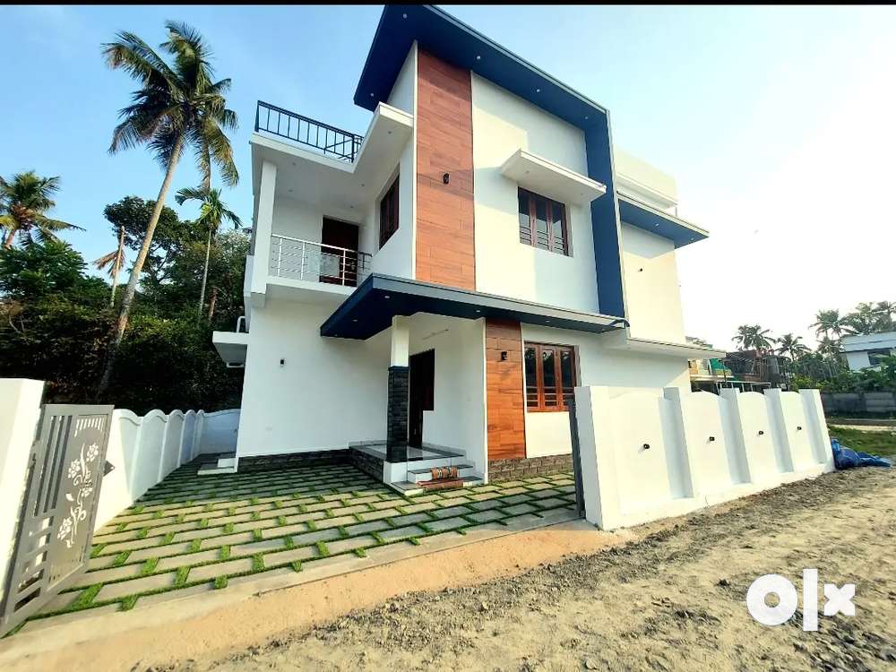 NEWLY 3 BED ROOMS 1350 SQFT HOUSE IN NORTH PARAVUR peruvaram near