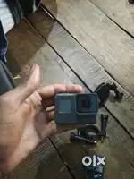 Go pro 5 good kandesa hai 2 battery 2  stand