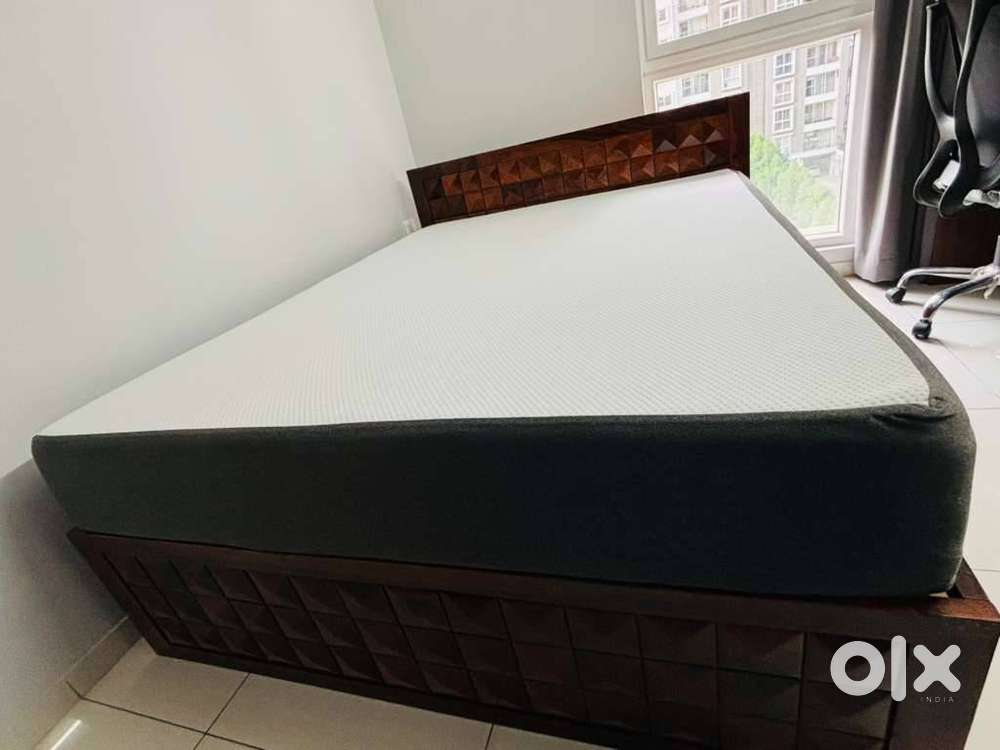 10 Queen Size WakeFit ShapeSense Orthopedic Classic Memory Foam