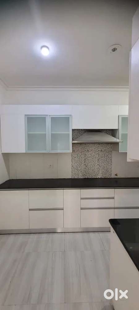 3 bhk available for rent in GILLCO PARKHILLS luxury society