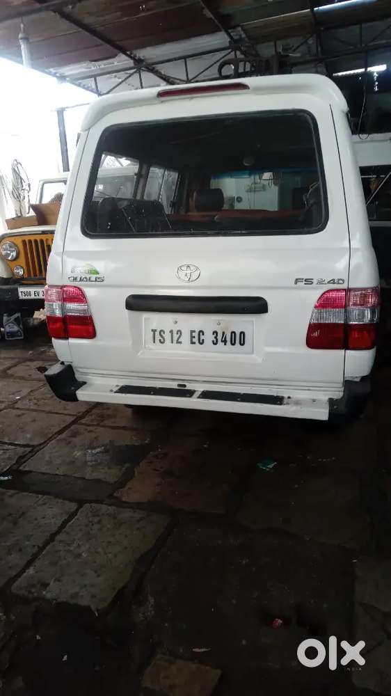 Toyota Qualis 2001