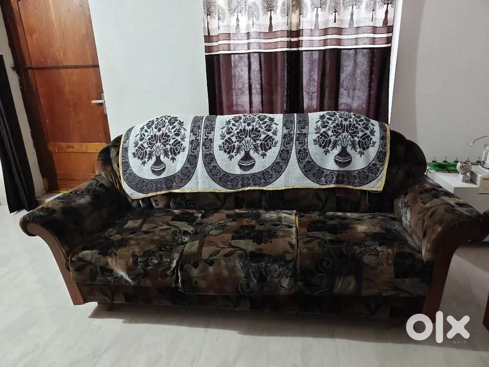 Selling SofaSet