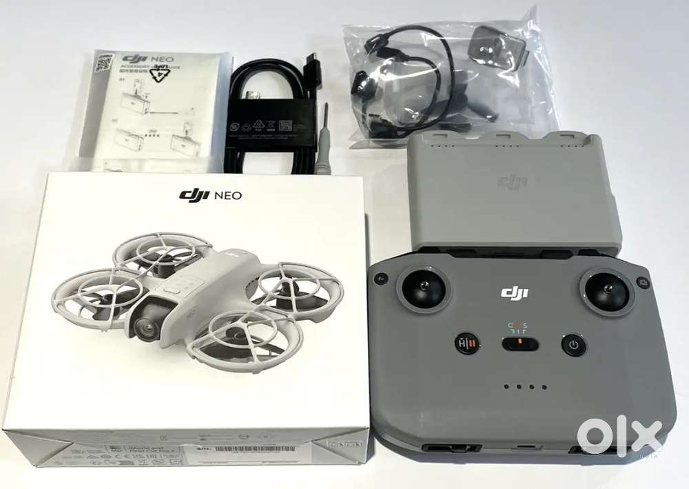 DJI Neo Fly More Combo, Mini Drone 4K UHD Camera 135g Drone Pre-used