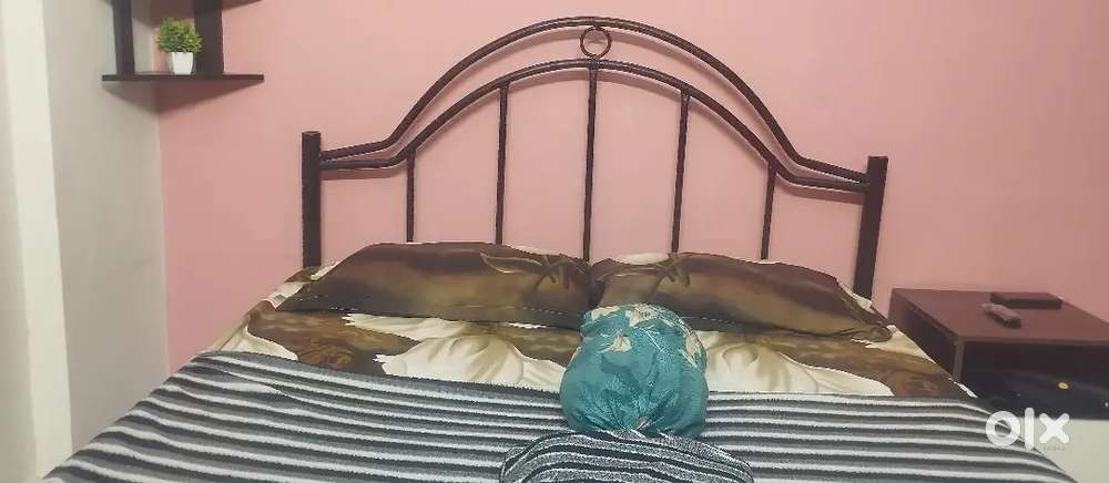 Queen size metal cot with sleepwell mattress