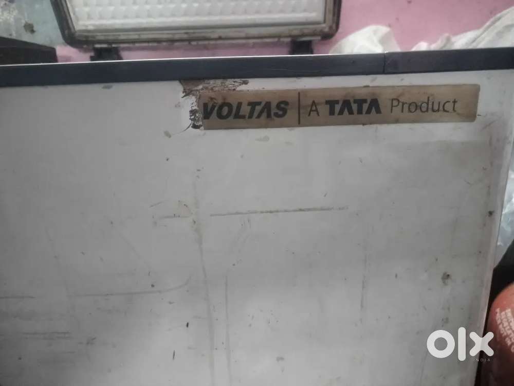 VOLTAS TRIPLE DOOR FREEZER