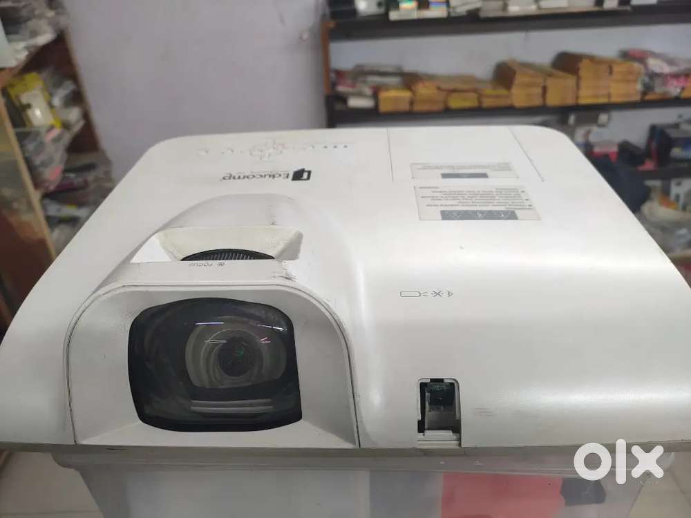 Educomp Shot-Throw Projector Model:-ESL-LCD012ST Lumens:-3500