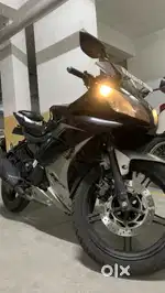 Yamaha R15 V 2.0 - Black - Single Owner