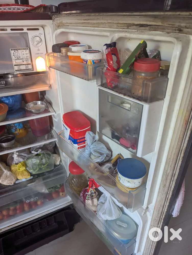180 lit fridge in good condition