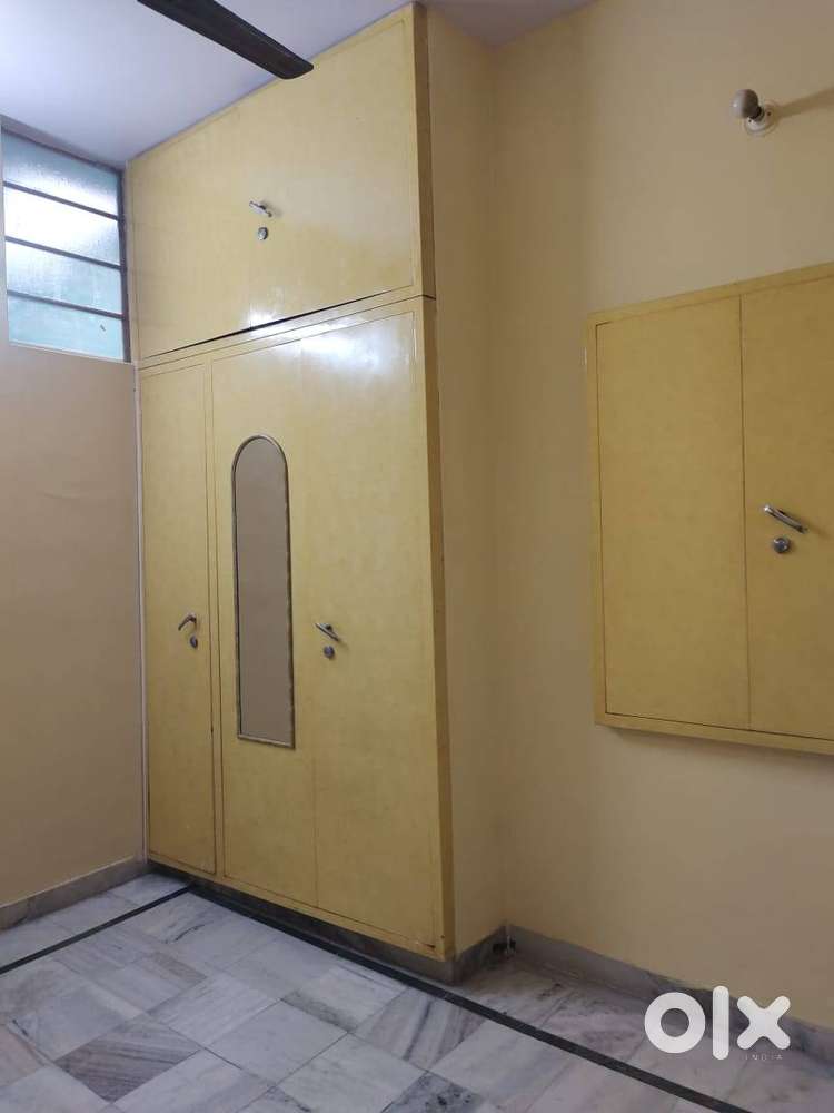 2 BHK Semi Furnished House on rent near pal road ashok udhyan