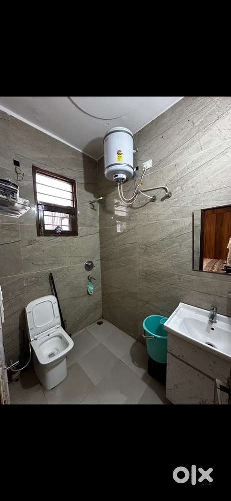 1 room set on rent for working girls or small family