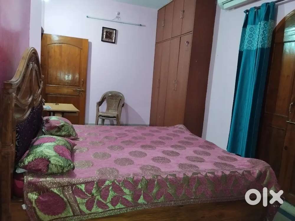 1Bhk(Only Family & Ladies)in Bomikhal Canal Road